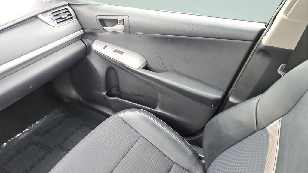 Used 2012 Toyota Camry SE image 15