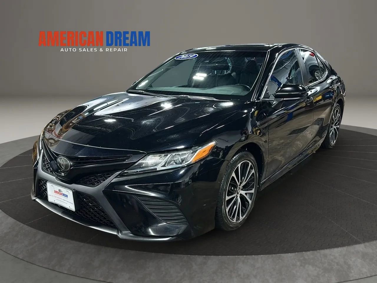 Used 2019 Toyota Camry SE w/ Carpet Mat Package