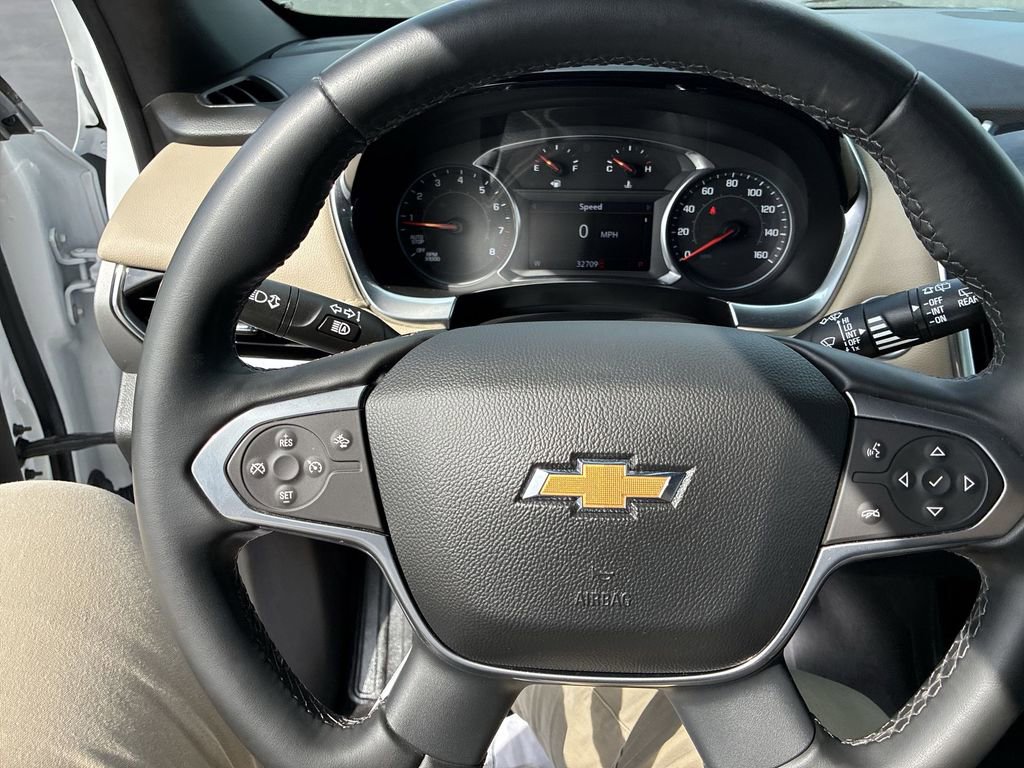 Used 2023 Chevrolet Traverse LT FWD image 14