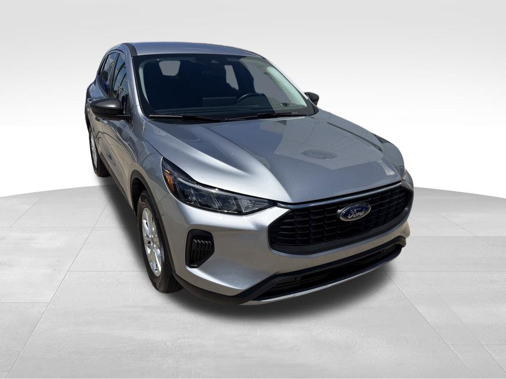 Used 2023 Ford Escape Active w/ Tech Pack #1 AWD/4WD image 2
