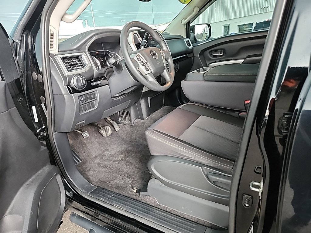Used 2021 Nissan Titan SV w/ Accessory Utility Package AWD/4WD image 28