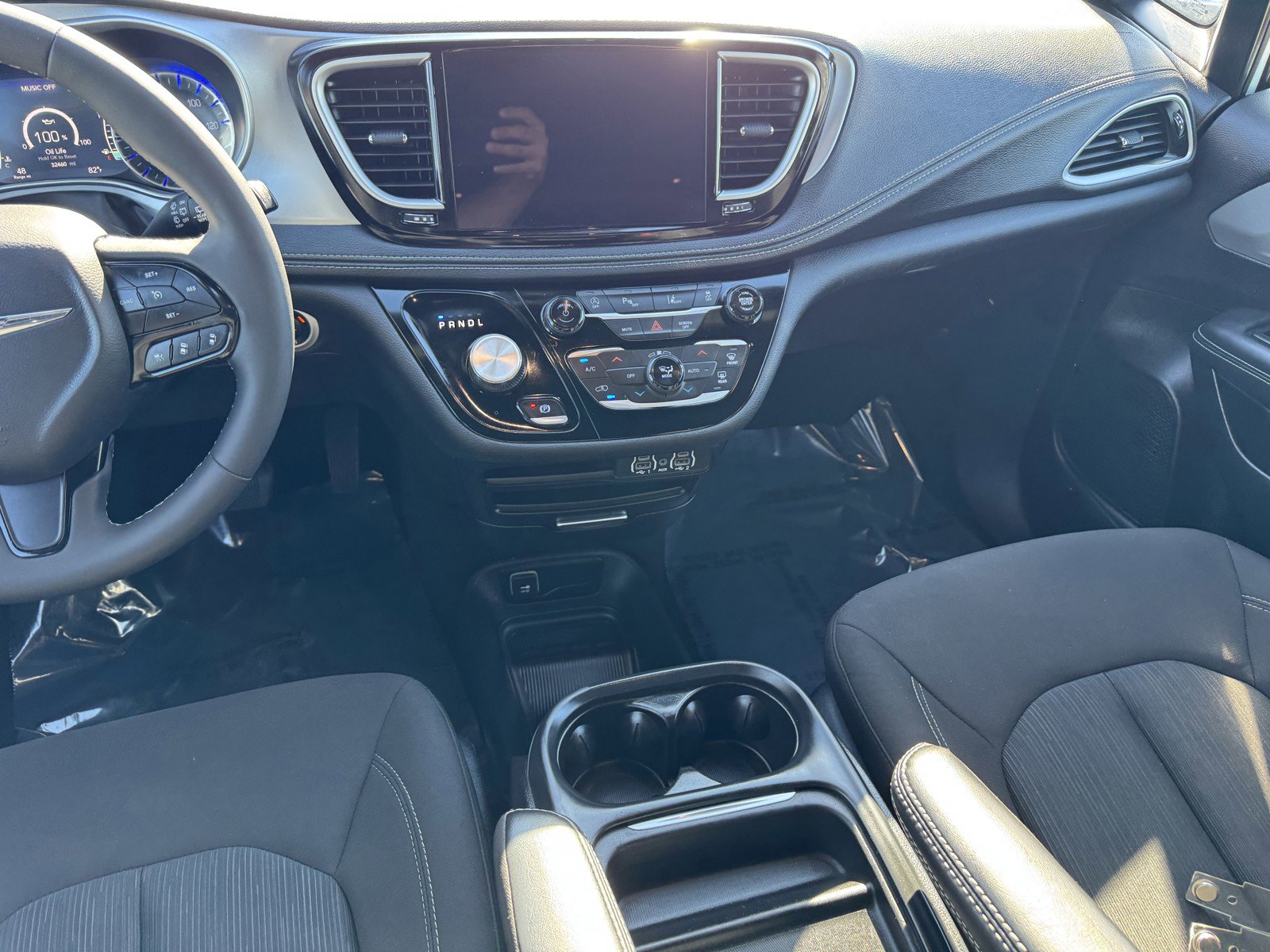 Used 2024 Chrysler Pacifica Touring image 14