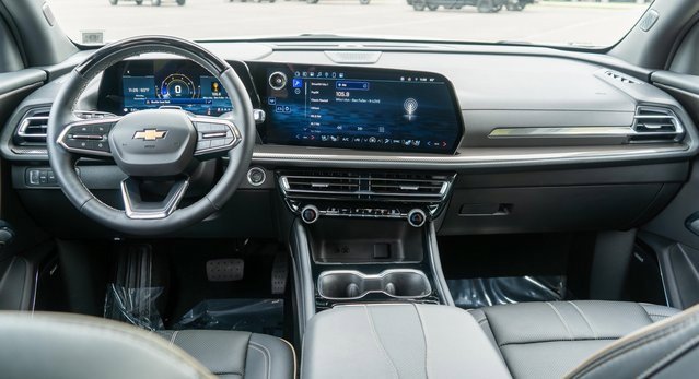 Used 2025 Chevrolet Traverse High Country image 16