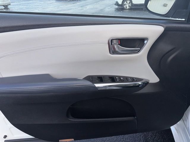 Used 2014 Toyota Avalon XLE Premium image 9