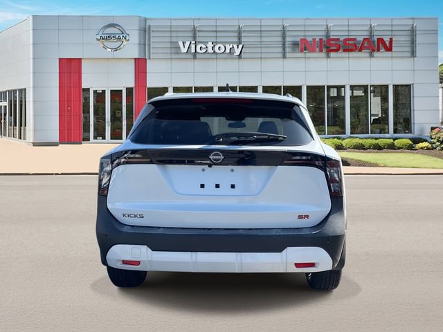 New 2026 Nissan Kicks SR w/ SR Premium Package FWD image 4