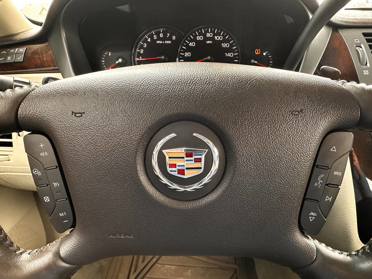 Used 2009 Cadillac DTS FWD image 13