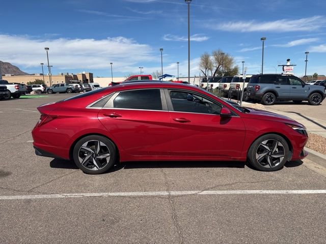 Used 2021 Hyundai Elantra SEL w/ Convenience + Premium Package image 3