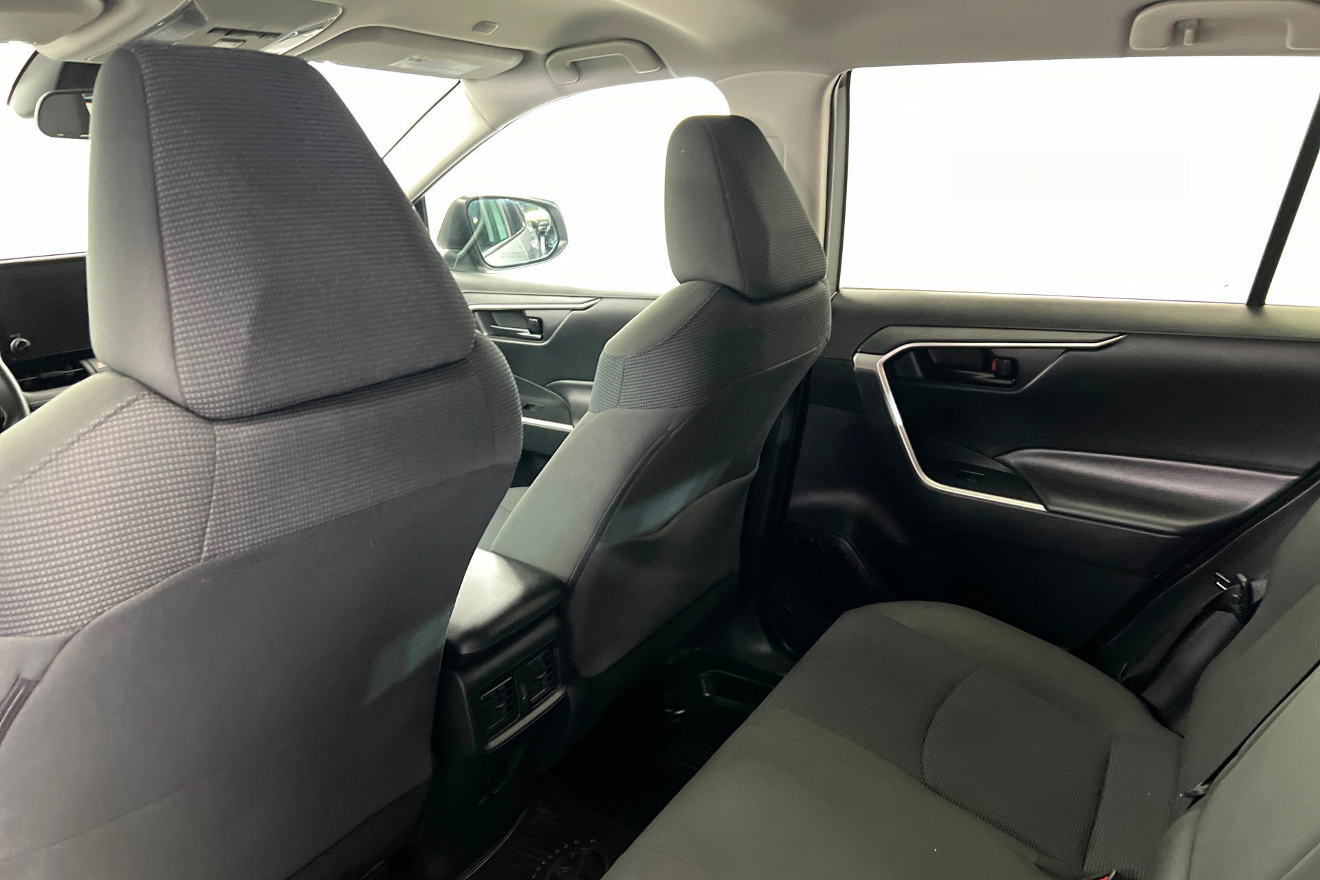 Certified 2024 Toyota RAV4 LE AWD/4WD image 20