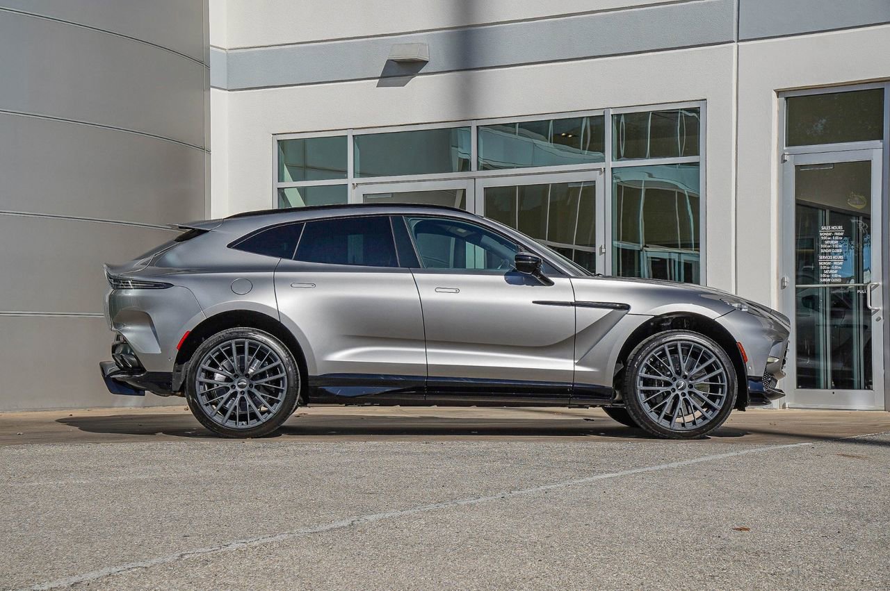 New 2026 Aston Martin DBX 707 image 5