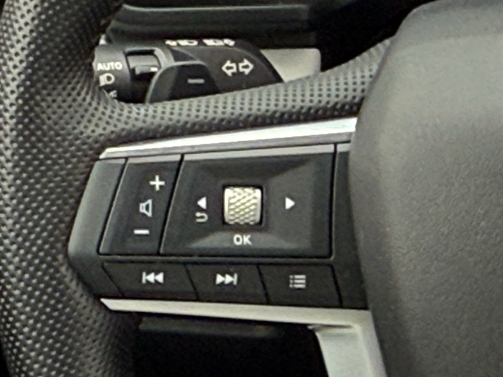 Used 2023 Mitsubishi Outlander SEL image 31