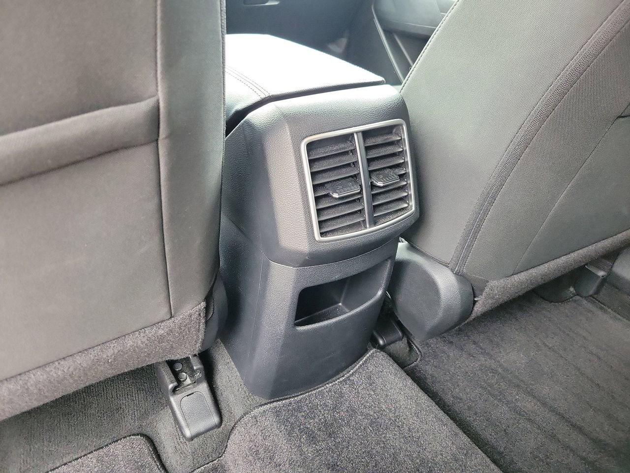 Used 2025 Kia Sportage LX image 10