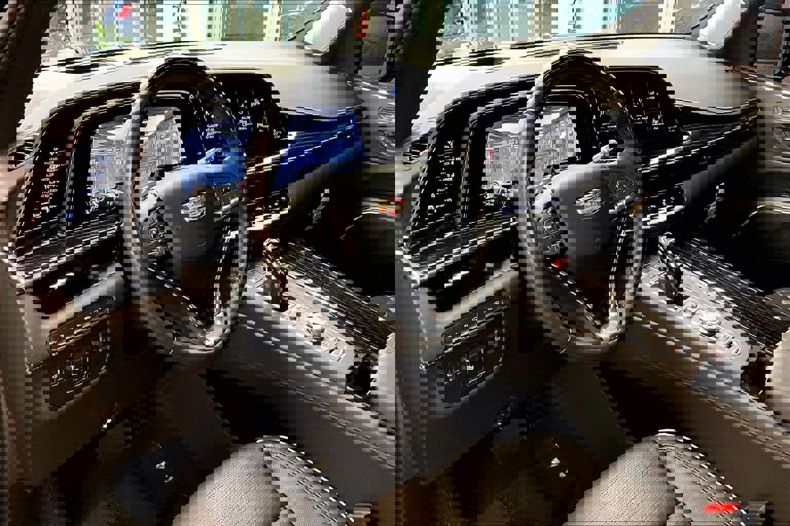 Used 2023 Cadillac Escalade Sport w/ Touring Package image 17