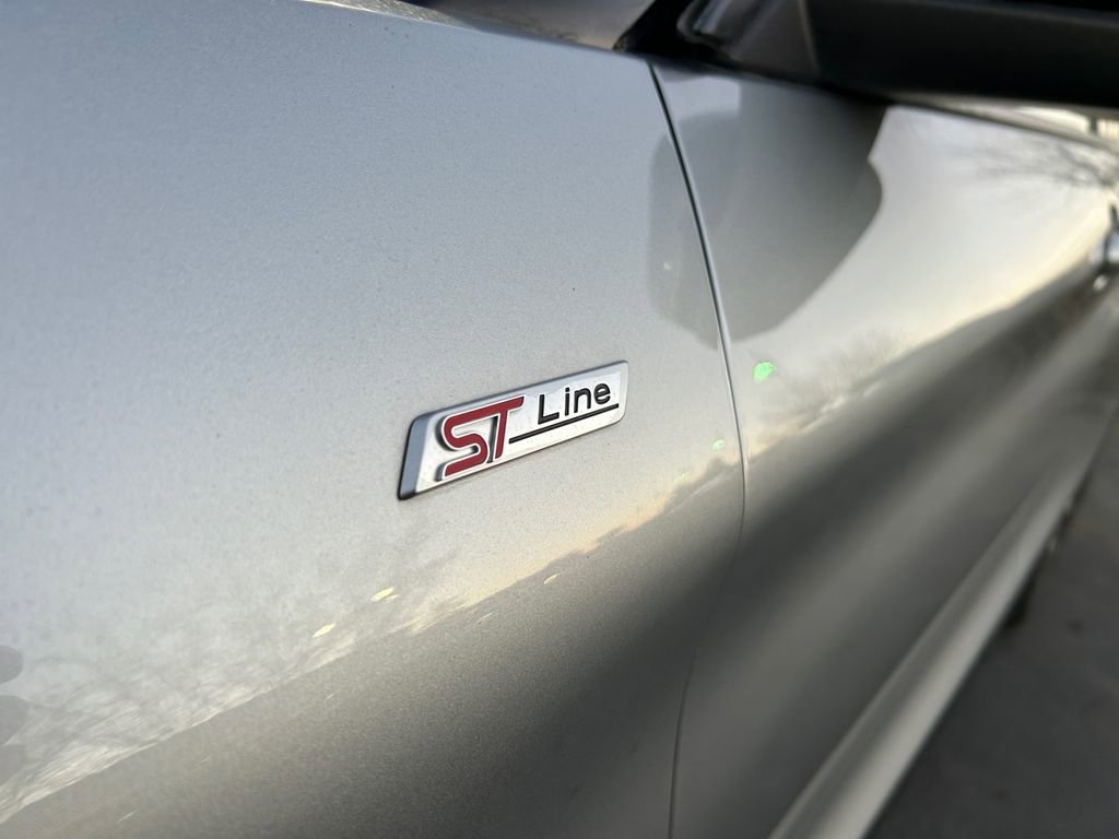 Used 2023 Ford Explorer ST-Line image 31