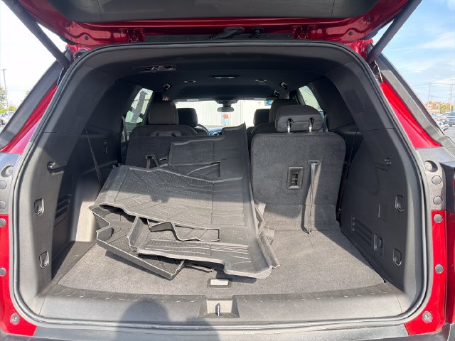 Used 2023 Chevrolet Traverse LT FWD image 25