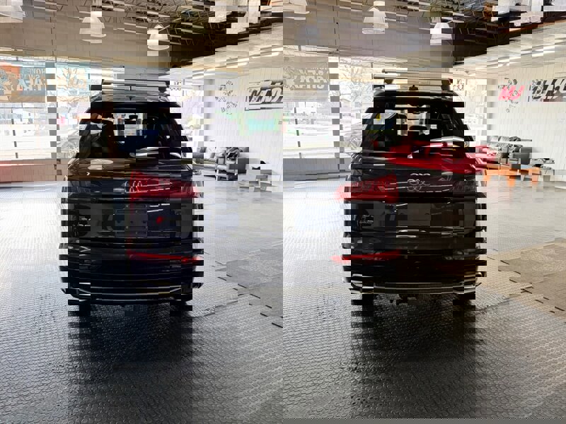 Used 2019 Audi SQ5 Prestige AWD/4WD image 12