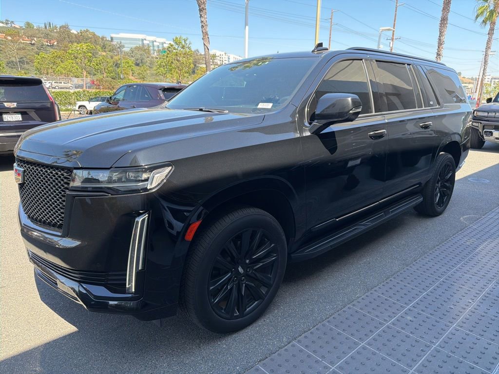 Certified 2023 Cadillac Escalade ESV Sport AWD/4WD image 3