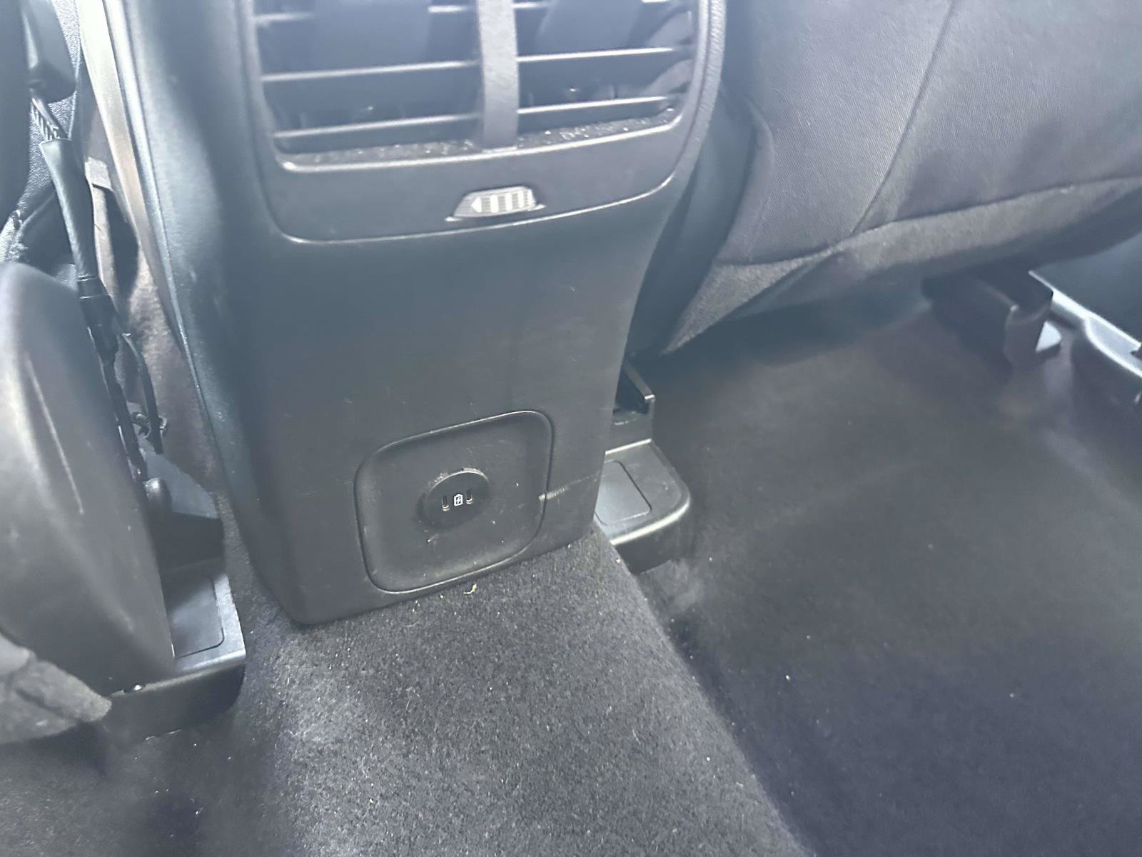 Used 2025 Ford Escape Active AWD/4WD image 11