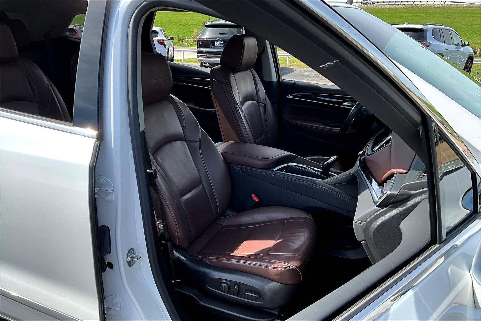 Used 2018 Buick Enclave Avenir w/ Avenir Technology Package image 7