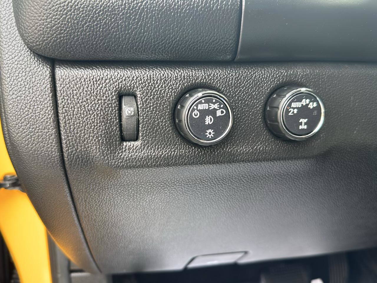 Used 2018 Chevrolet Colorado LT w/ LT Convenience Package AWD/4WD image 16