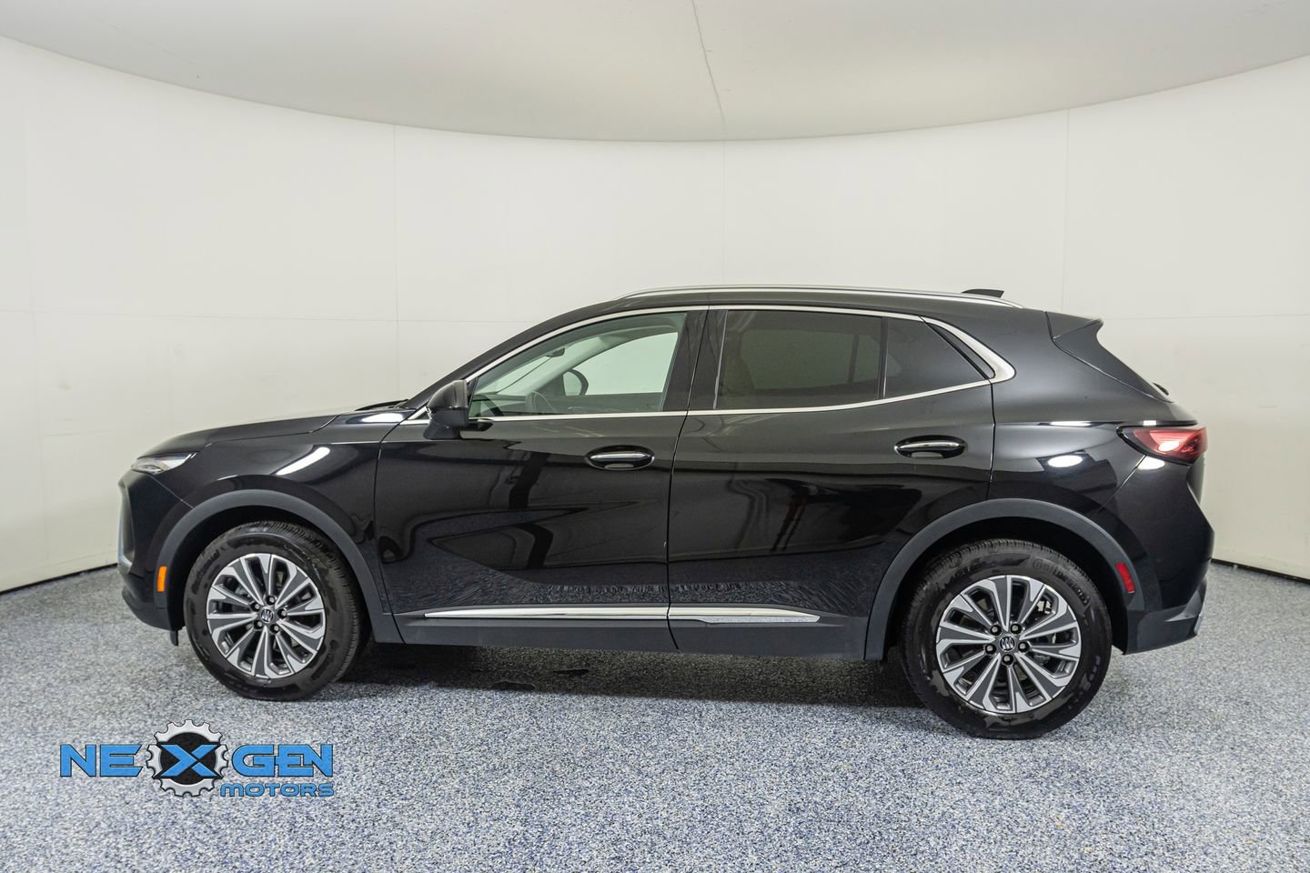 Used 2025 Buick Envision Preferred AWD/4WD image 4