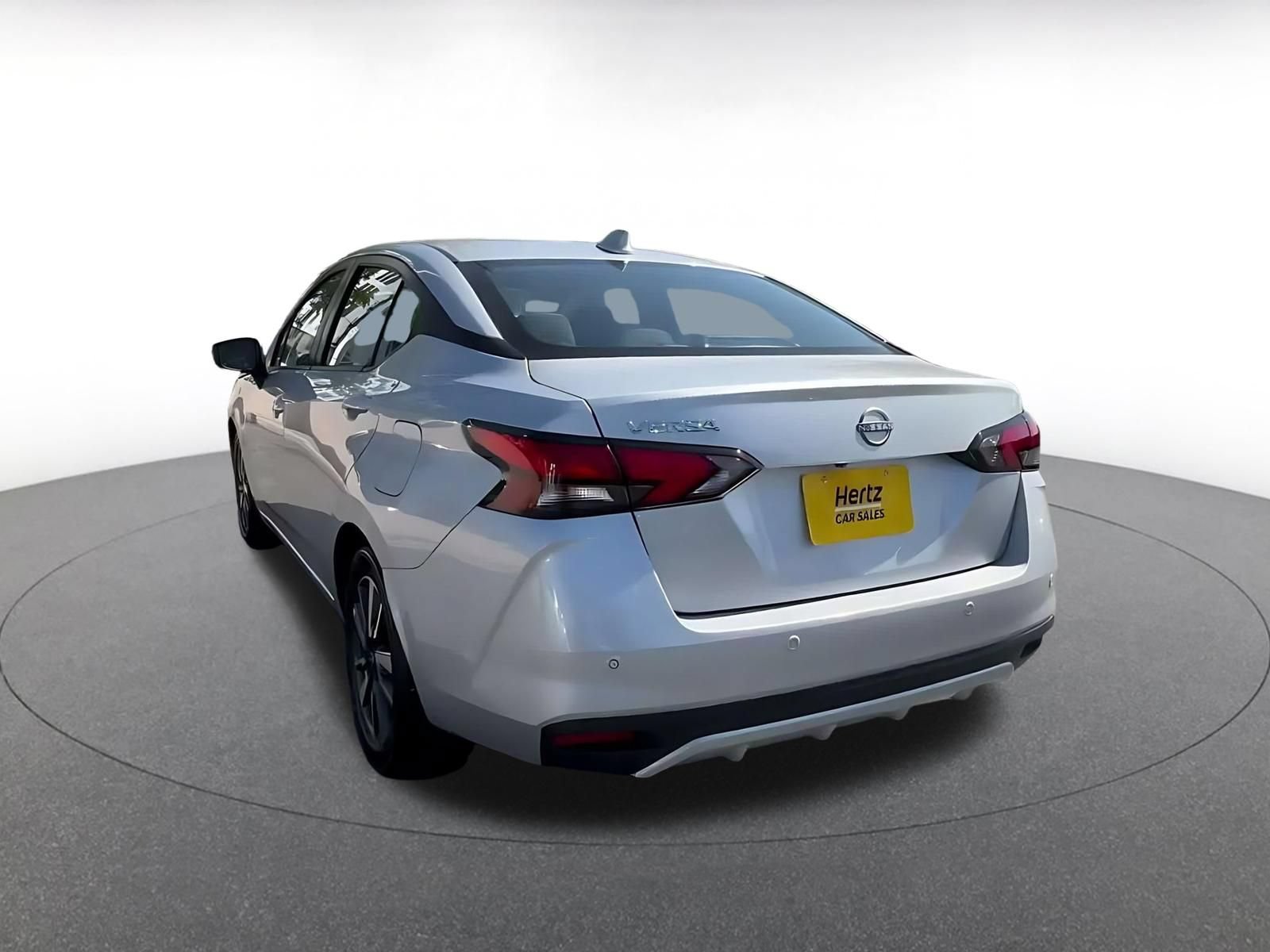 Used 2025 Nissan Versa SV FWD image 10