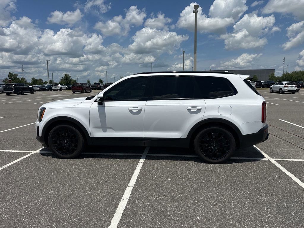 Used 2022 Kia Telluride SX w/ SX Prestige Package AWD/4WD image 11