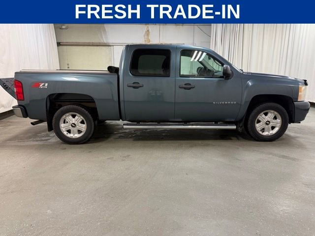 Used 2007 Chevrolet Silverado 1500 LT w/ 1LT Convenience Package AWD/4WD image 3