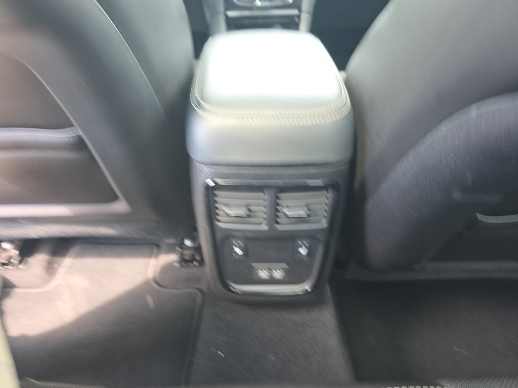 Used 2023 Chrysler 300 S w/ Comfort Group RWD image 17
