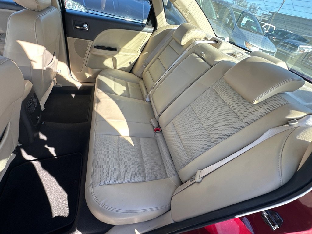 Used 2008 Ford Taurus Limited image 12