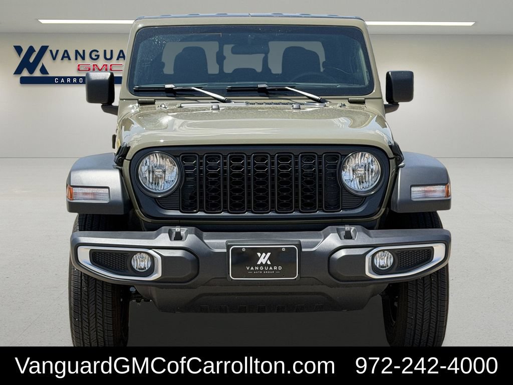 Used 2026 Jeep Gladiator Sport AWD/4WD image 3