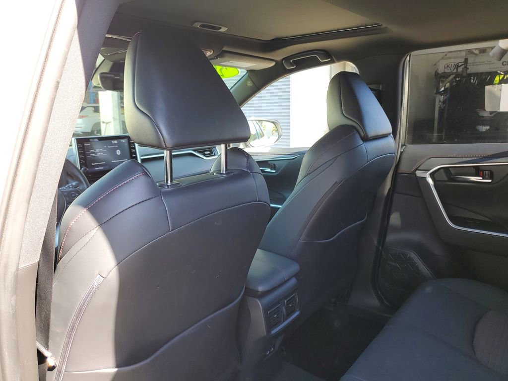 Used 2022 Toyota RAV4 XSE AWD/4WD image 15