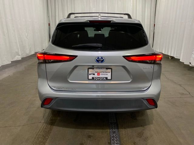 Certified 2020 Toyota Highlander LE image 5