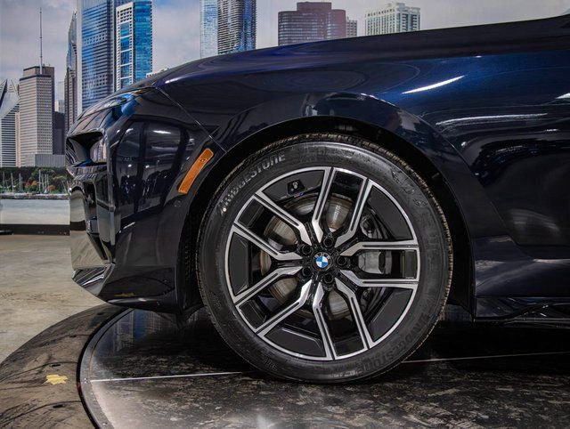 Used 2026 BMW 740i xDrive w/ Executive Package image 7