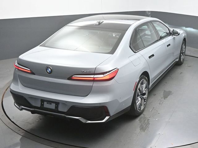 Used 2025 BMW 740i image 48