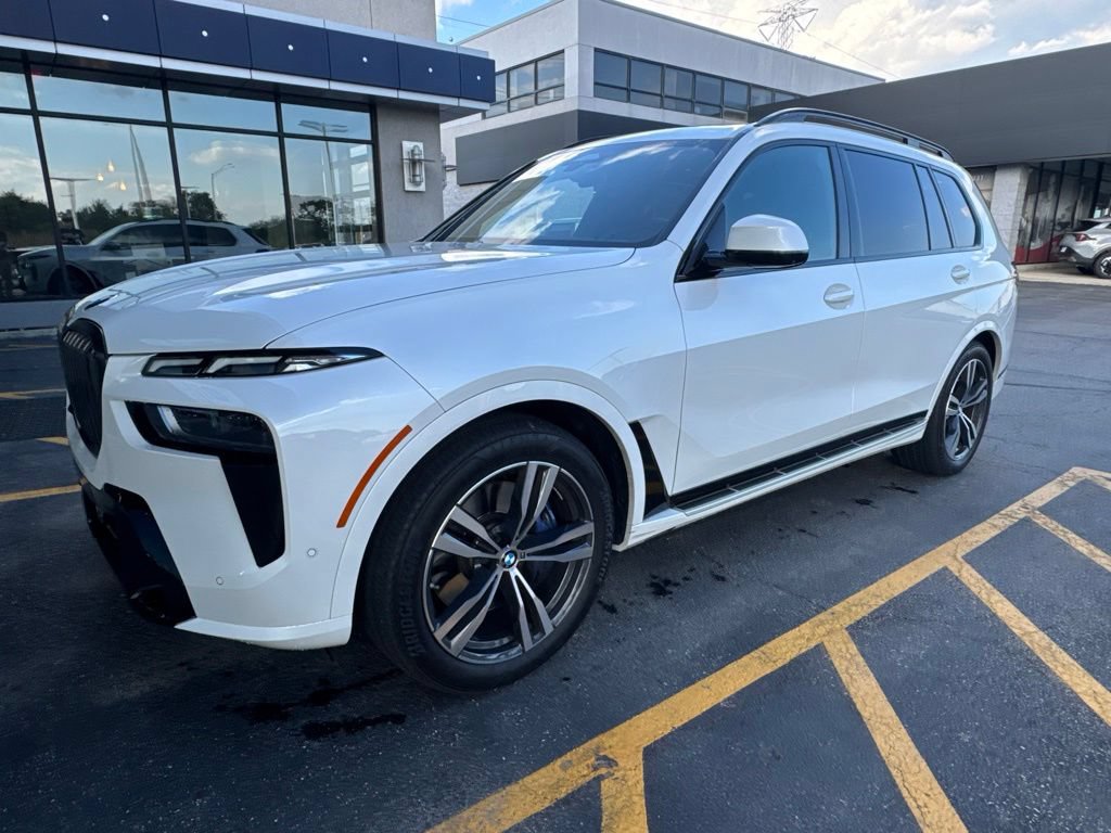 Used 2024 BMW X7 xDrive40i w/ M Sport Package AWD/4WD image 1