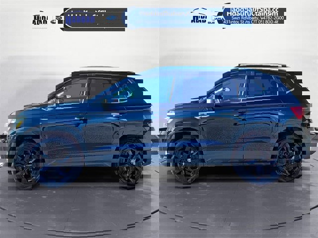 Used 2022 Volkswagen Taos SE w/ Panoramic Sunroof Package image 2