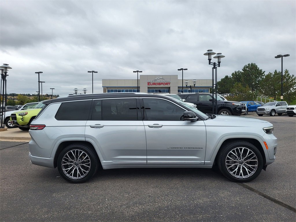 Used 2022 Jeep Grand Cherokee L Summit image 3