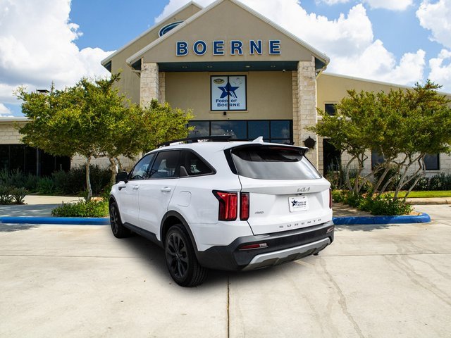 Used 2022 Kia Sorento SX Prestige image 3