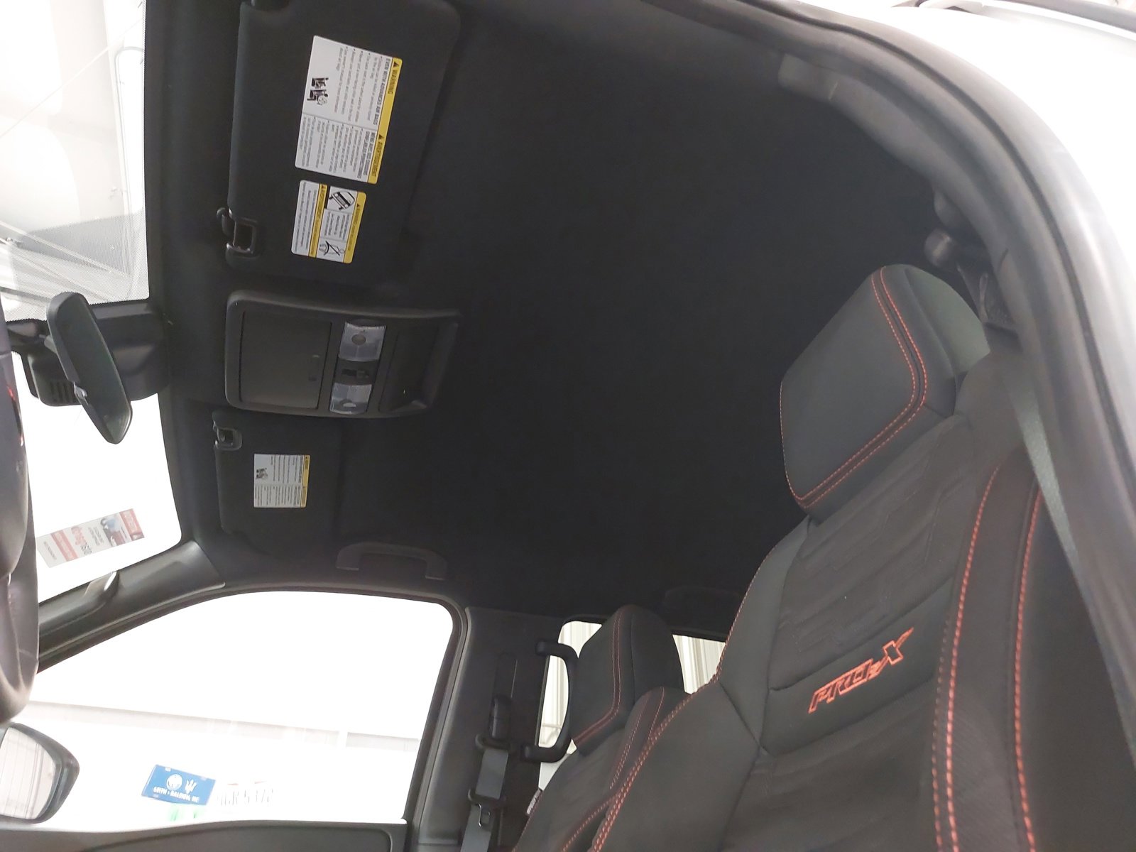 Used 2025 Nissan Frontier Pro-X image 32