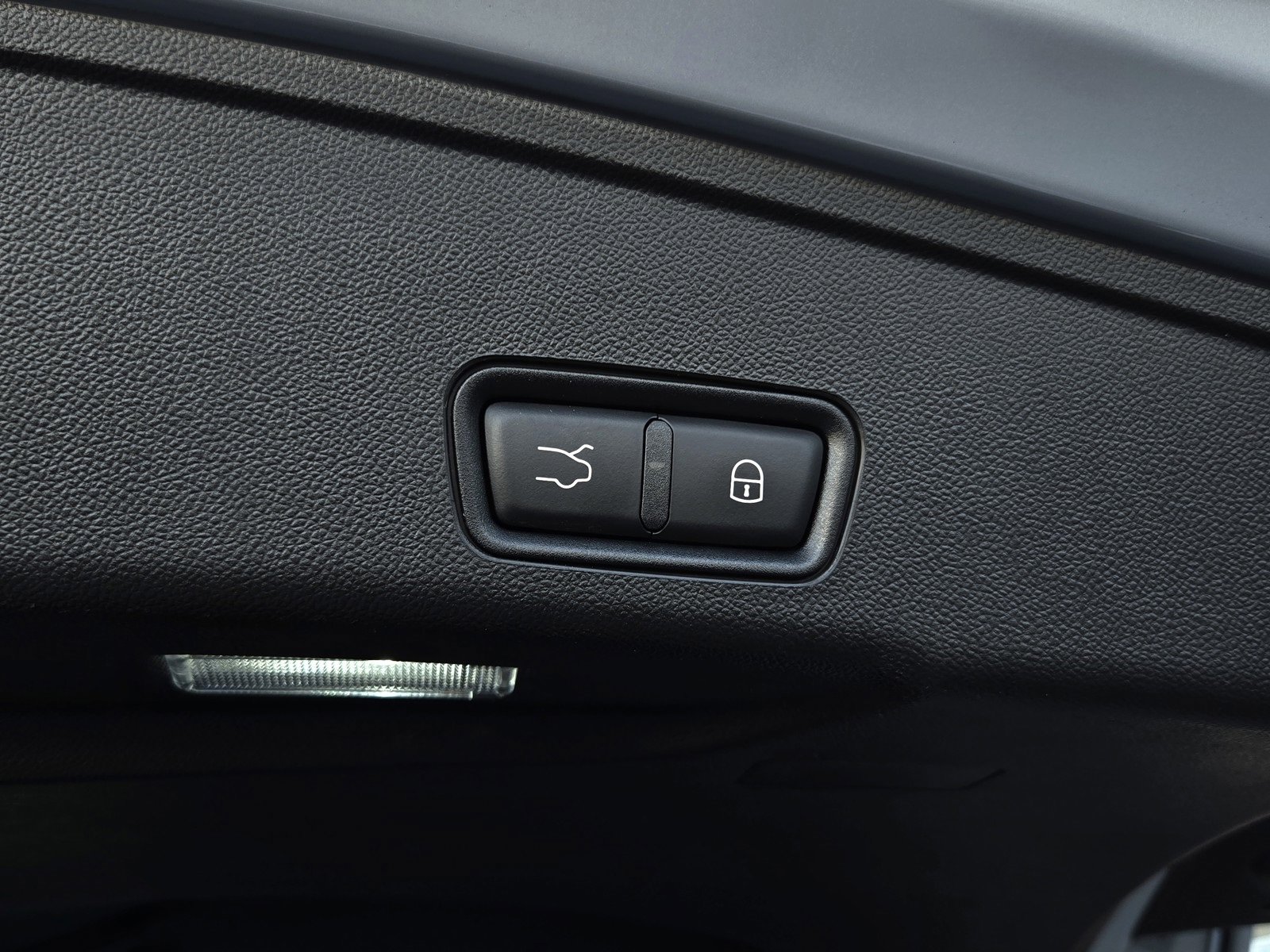 Used 2024 Maserati Grecale GT image 27