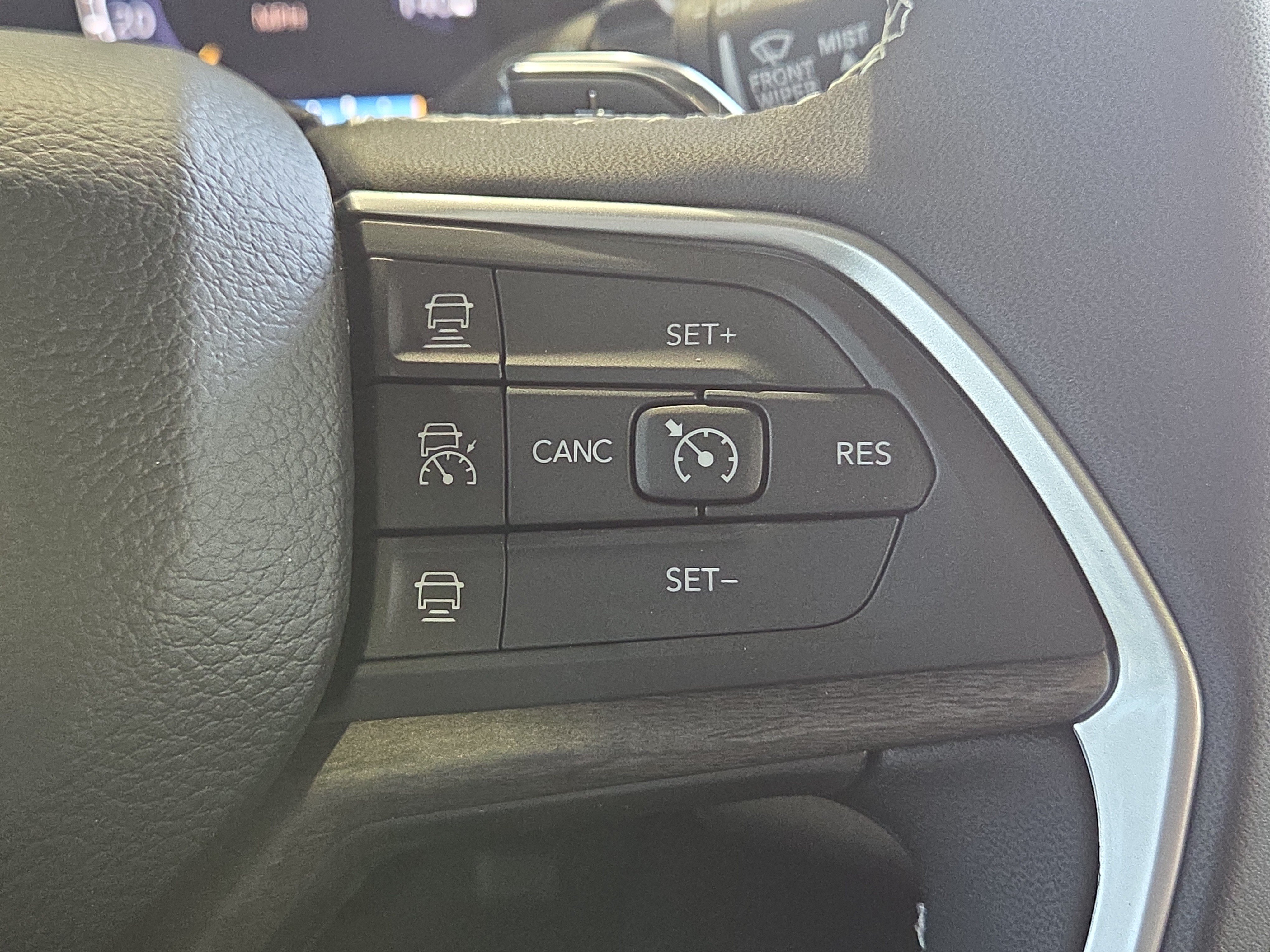 New 2025 Jeep Grand Cherokee Limited w/ Luxury Tech Group II AWD/4WD image 29