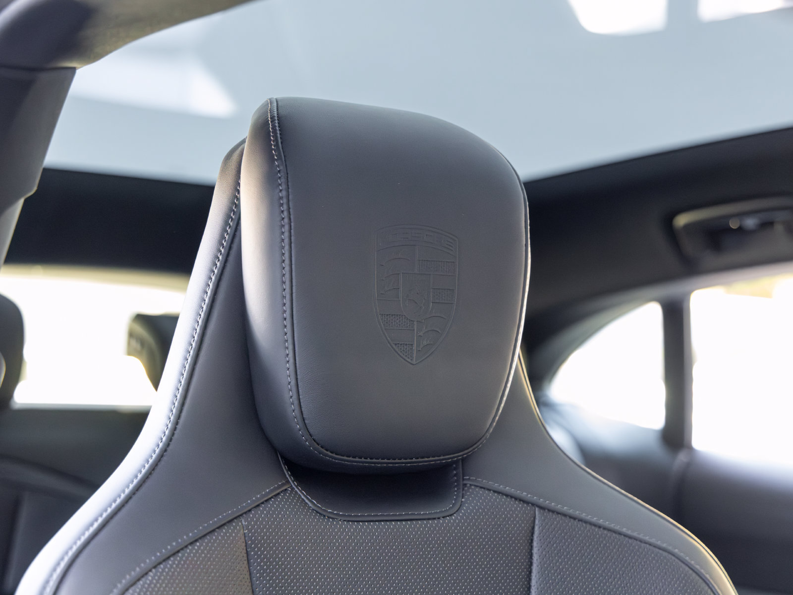 Certified 2025 Porsche Taycan 4S AWD/4WD image 65