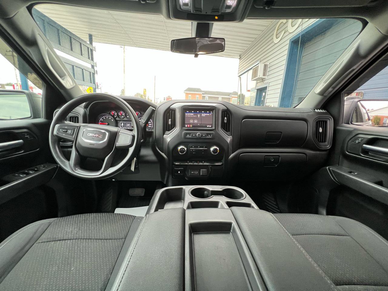 Used 2021 GMC Sierra 1500 4x4 Crew Cab w/ Sierra Value Package image 12