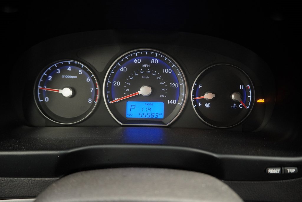 Used 2012 Hyundai Santa Fe GLS image 31