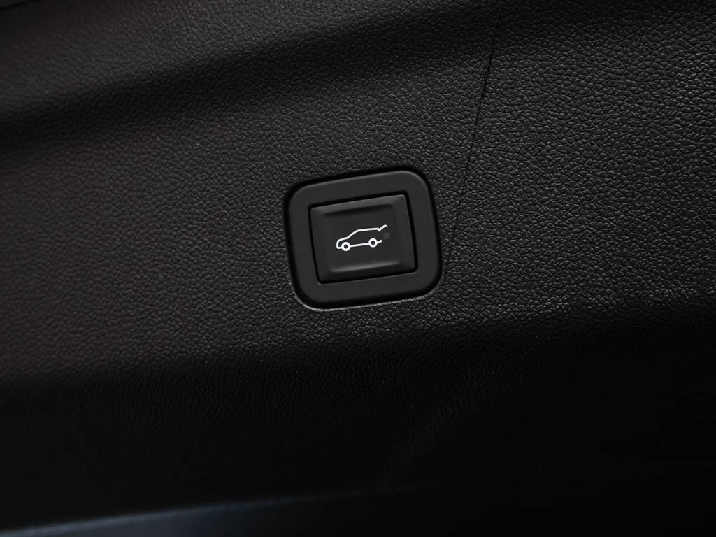 New 2026 GMC Yukon Elevation w/ LPO, Floor Liner Package image 10