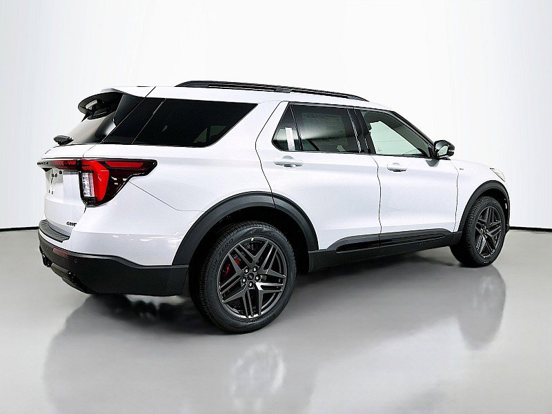 New 2026 Ford Explorer ST-Line w/ ST-Line Street Pack image 6