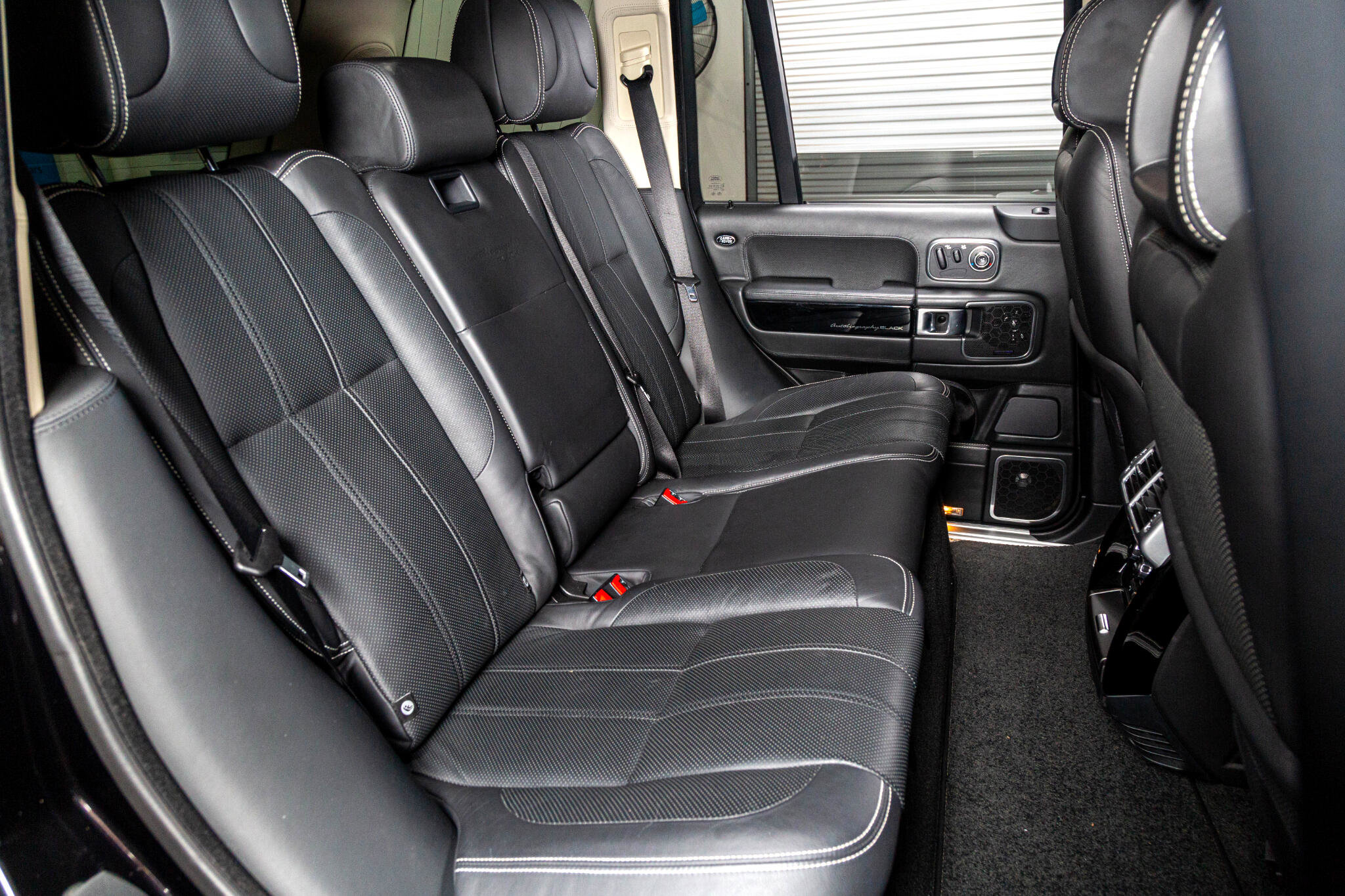 Used 2011 Land Rover Range Rover Autobiography image 21