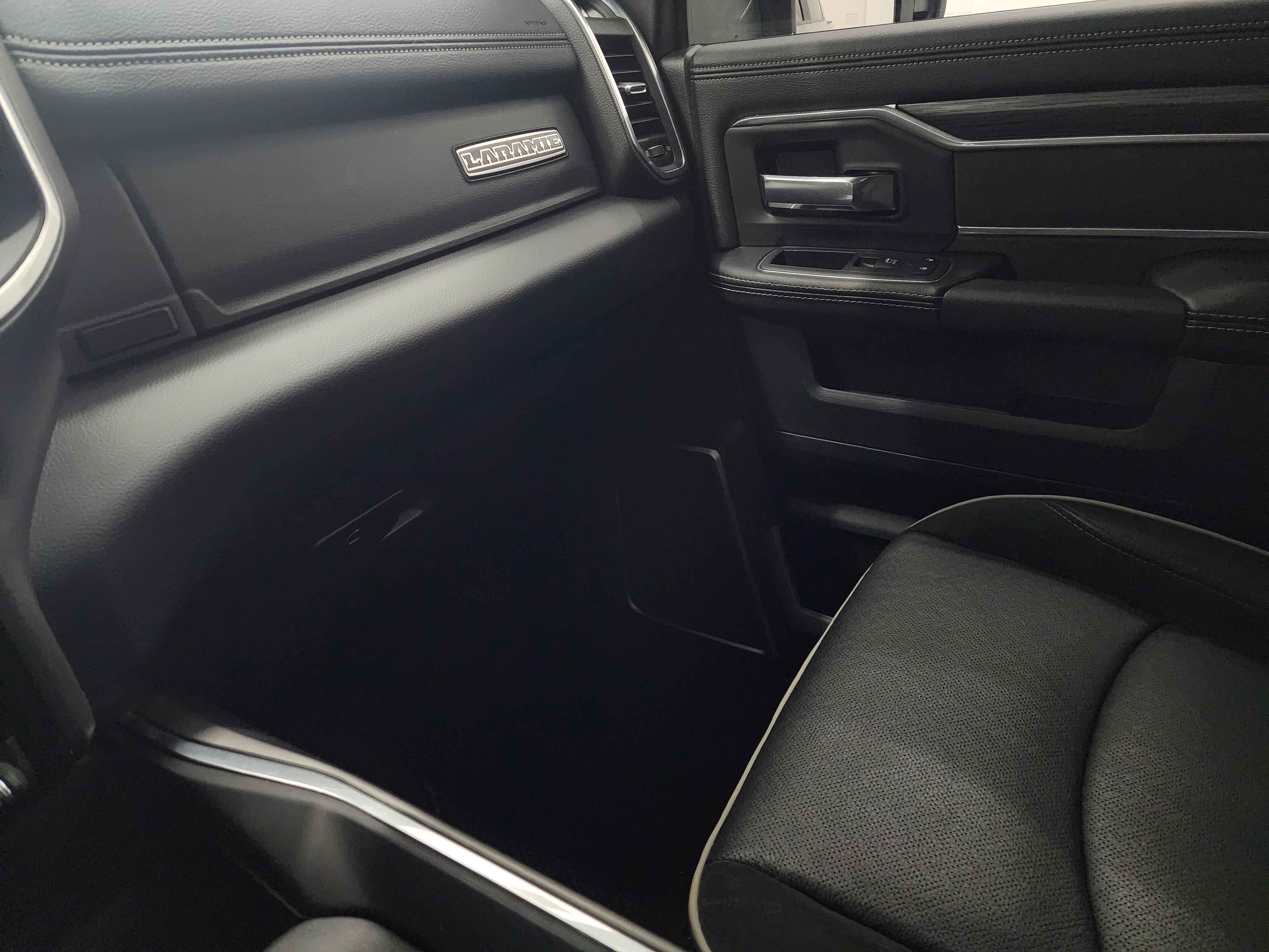 Used 2024 RAM 2500 Laramie w/ Night Edition image 12