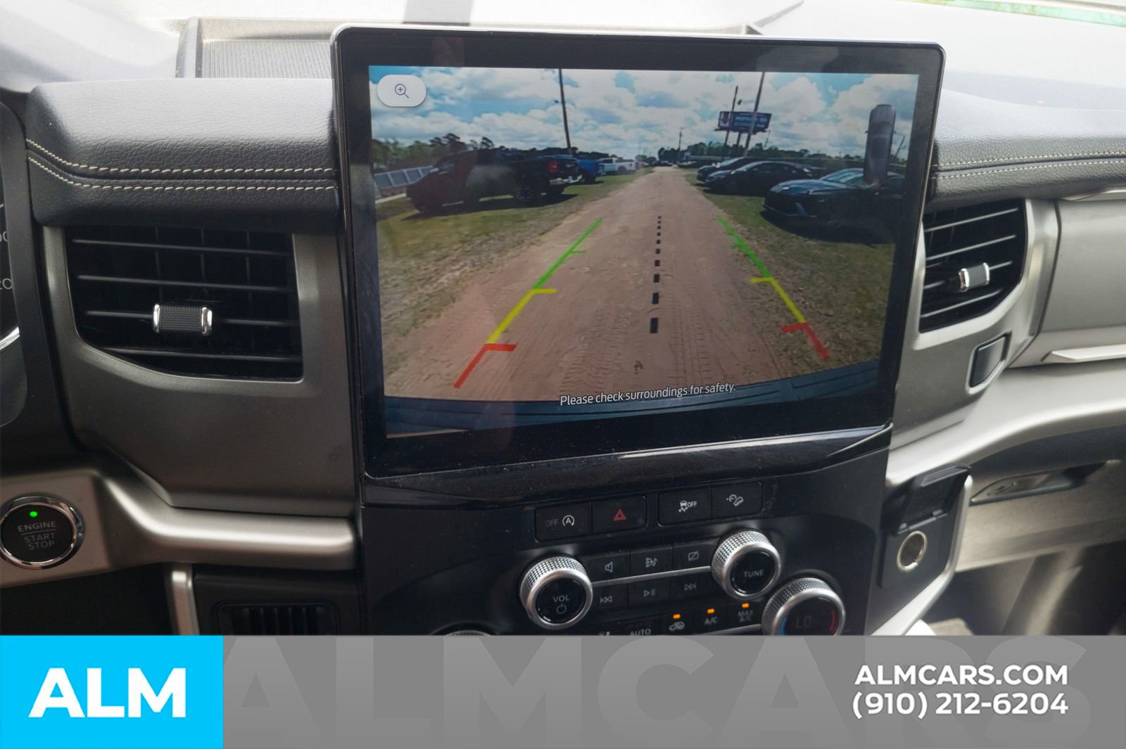 Used 2024 Ford Expedition XLT AWD/4WD image 26