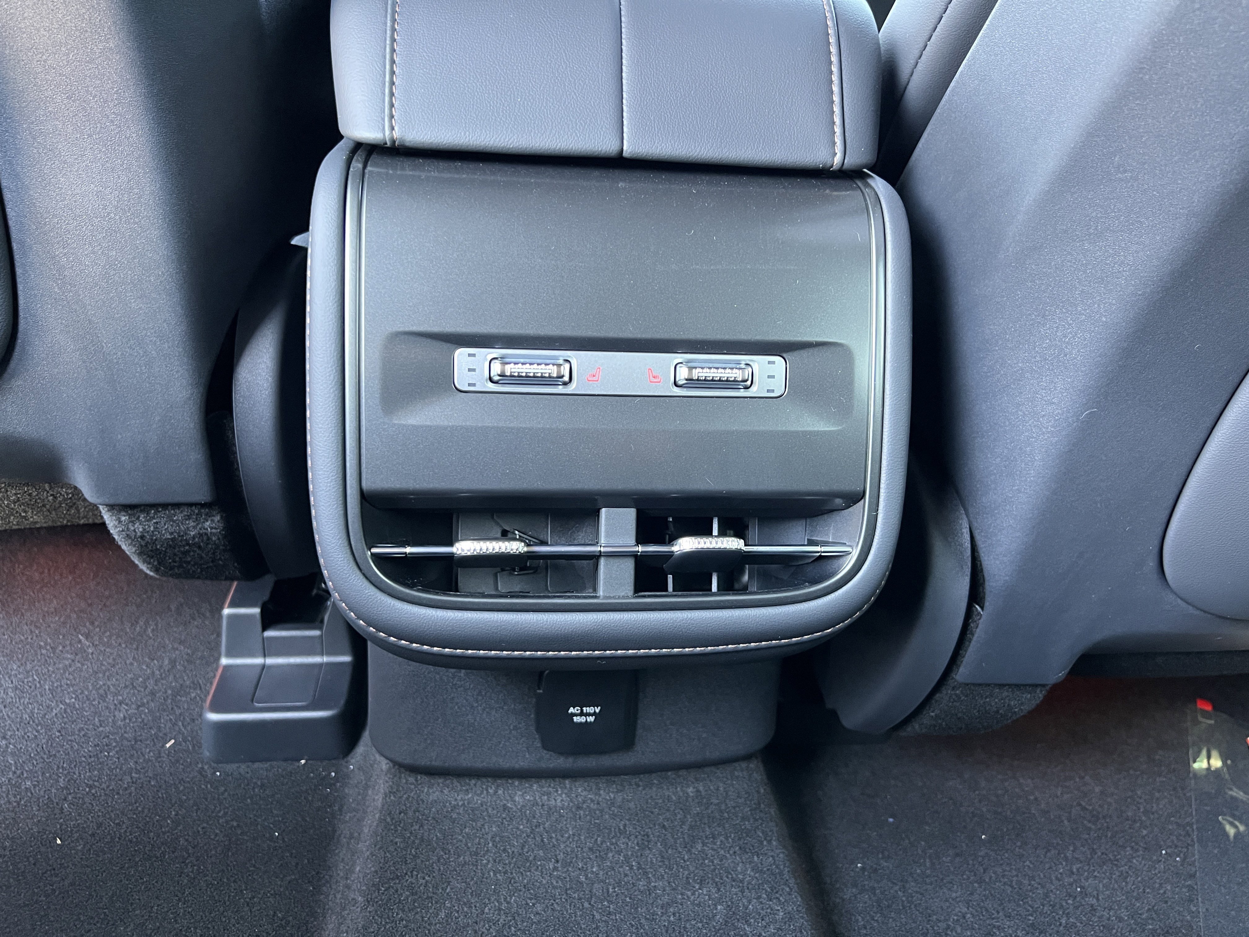 New 2025 Lincoln Nautilus Reserve w/ Jet Appearance Package image 28